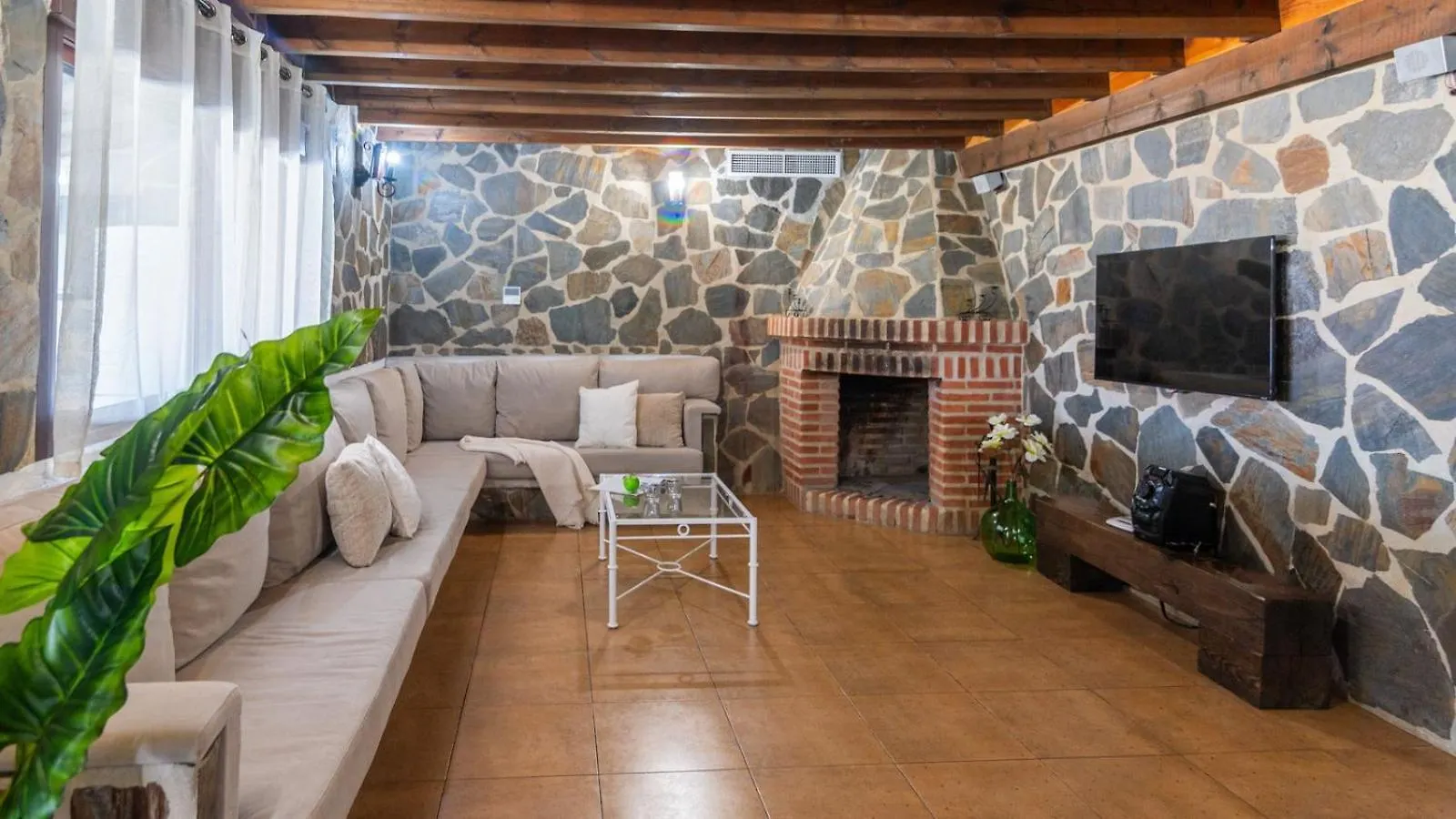 Casa Cabana de Piedra El Borge by Ruralidays Moclinejo Сasa de vacaciones