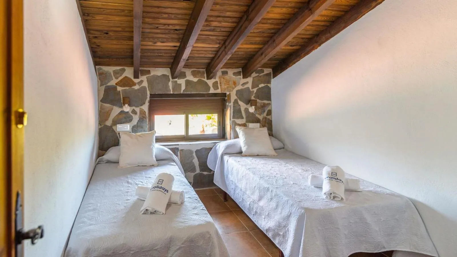 Сasa de vacaciones Casa Cabana de Piedra El Borge by Ruralidays Moclinejo