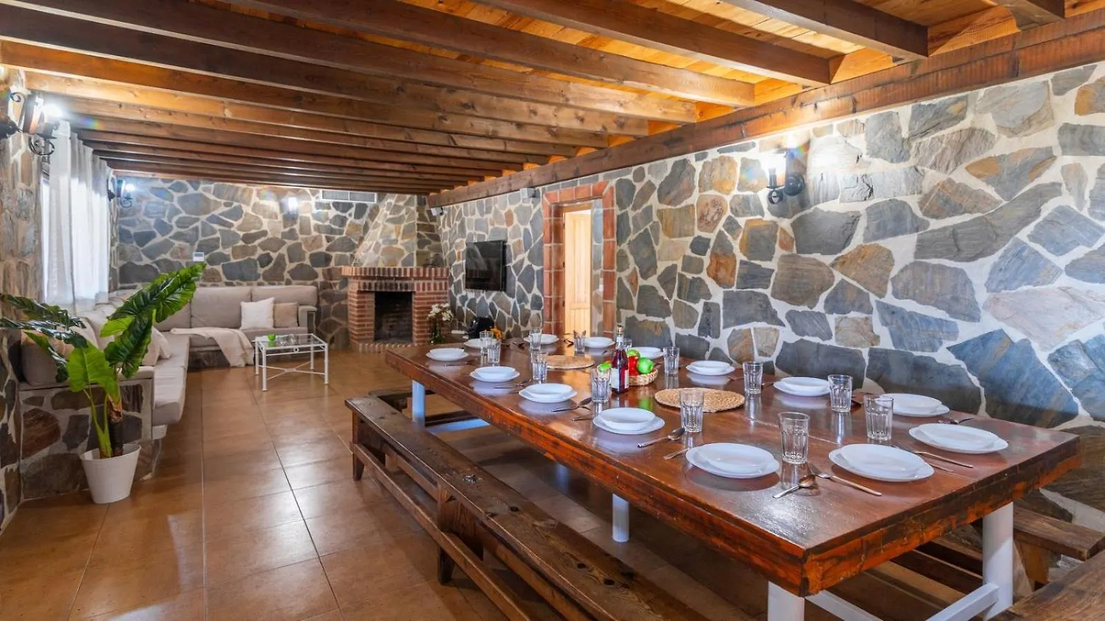 Сasa de vacaciones Casa Cabana de Piedra El Borge by Ruralidays Moclinejo España