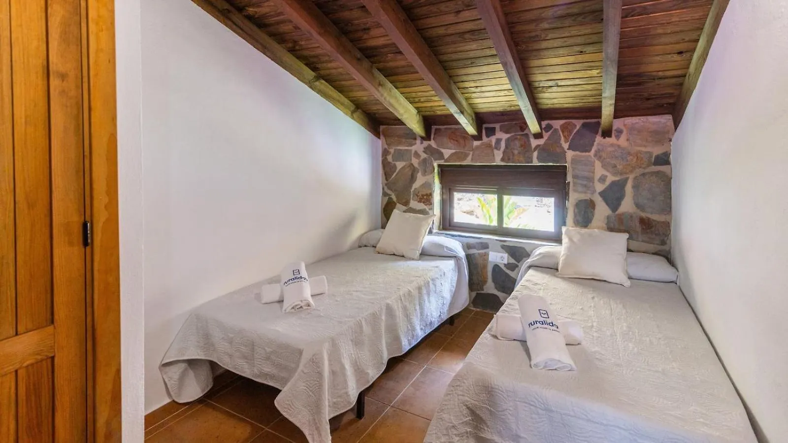 Casa Cabana de Piedra El Borge by Ruralidays Moclinejo